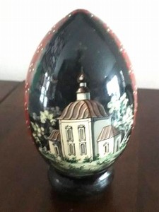 Uovo di Pasqua russo in legno dipinto a mano firma